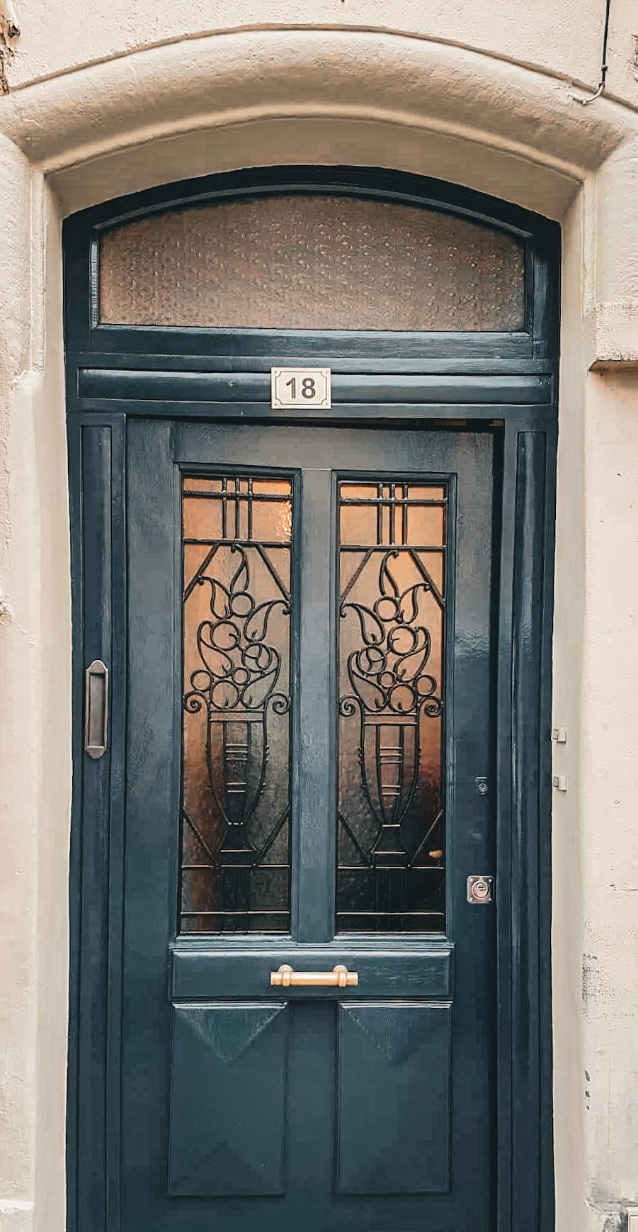 Réfection d’une porte d’entrée à Bordeaux