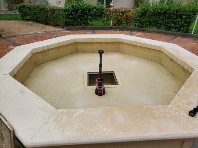 Vidange d'une fontaine à bordeaux par la société Gas concept